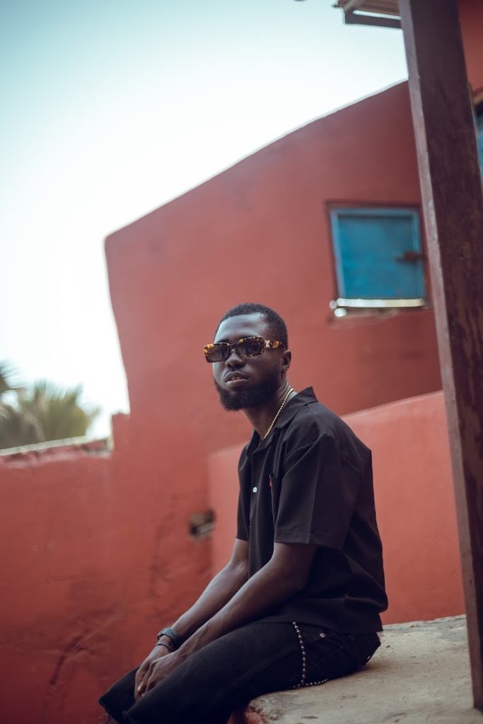 Kwame Yesu Drops “SuMoMi” Visuals: A Love Story Set In Accra