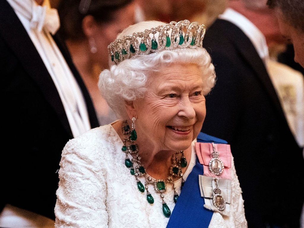 Nation pauses for Queen Elizabeth II's final farewell