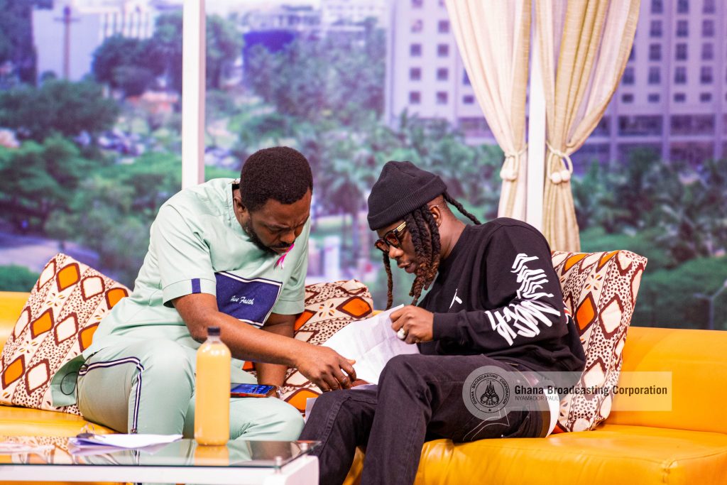 Stonebwoy hints of new Ewe song with singer Angélique Kidjo