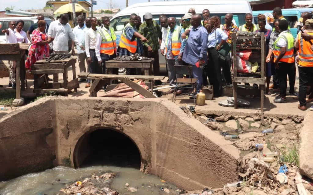 Local Government Minister inspects ongoing desilting works on local drains in Accra