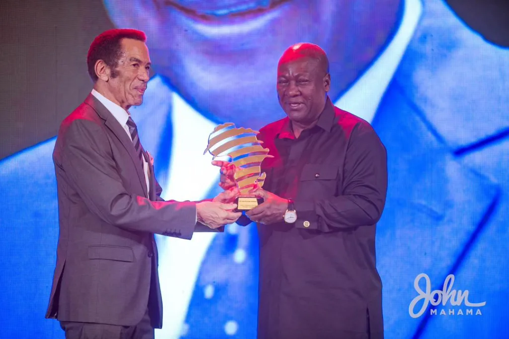 John Mahama honoured for exemplary leadership at Africa Heritage Awards in Lagos