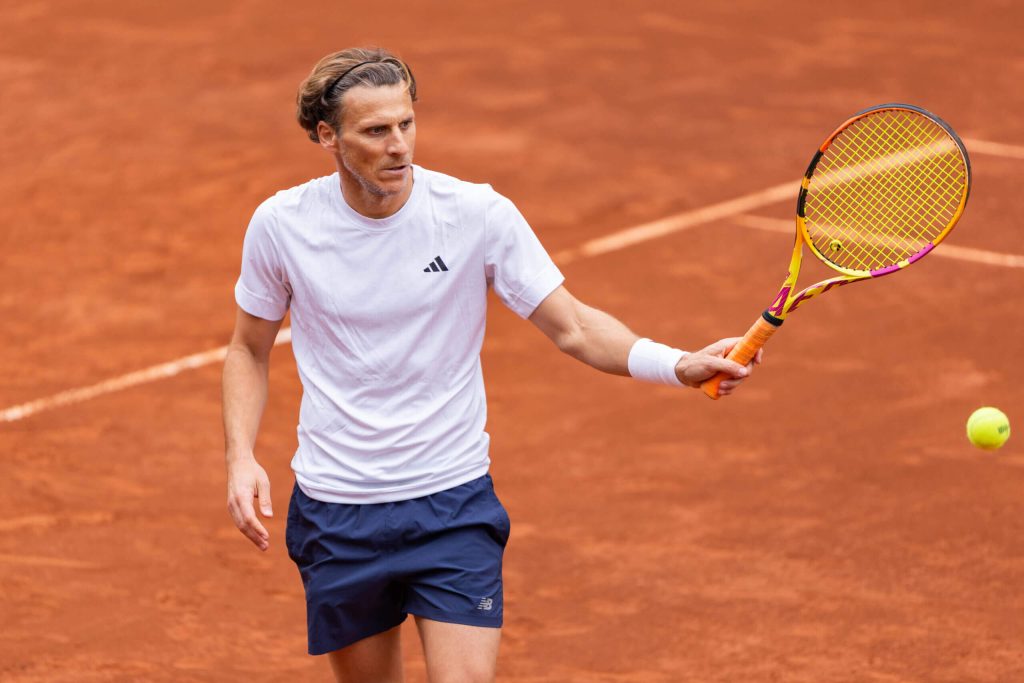 Former Inter Milan striker Forlán to debut in ATP tennis tournament