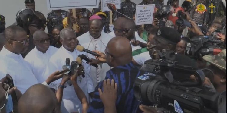 Catholic Archdiocese of Accra presents petition to Office of the President to protect environment