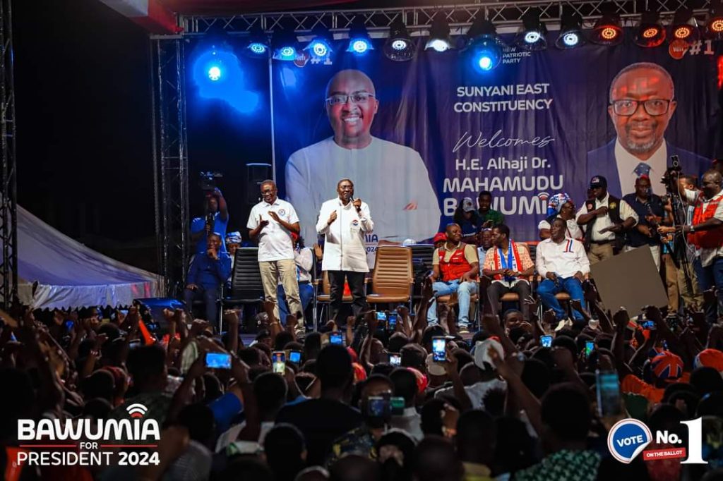 Dr. Bawumia promises the people of Banda District a hospital if elected President