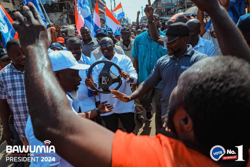 Dr Bawumia promises to grant tax amnesty; visits Abbosey Okai Spare Parts Dealers