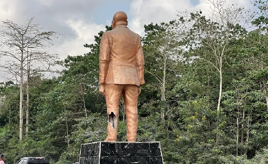 Part of Akufo-Addo's statue damaged in Sekondi-Takoradi