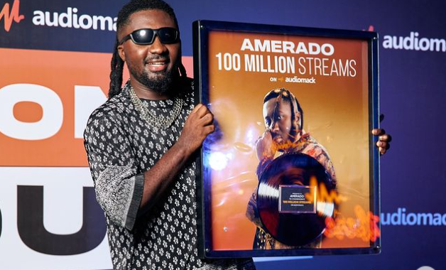 Audiomack honours Amerado for reaching 100 million streams milestone